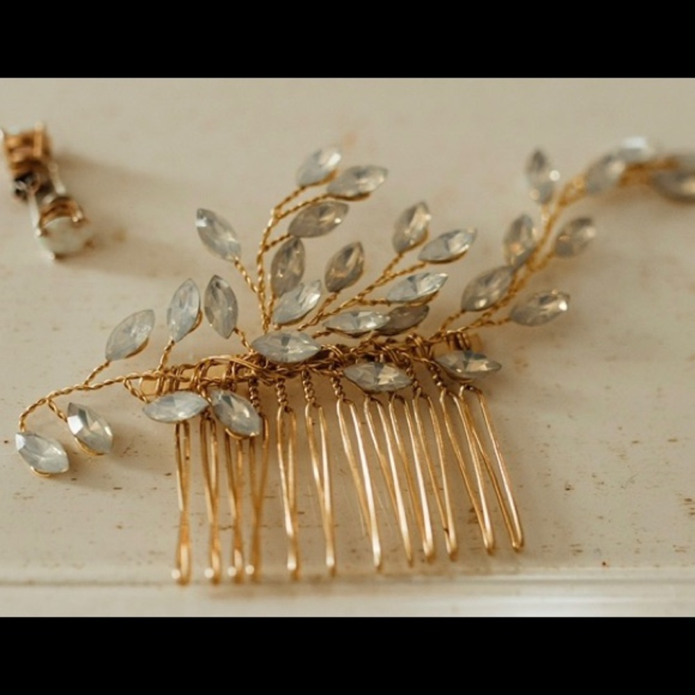 Opal hair comb , wedding hair comb.